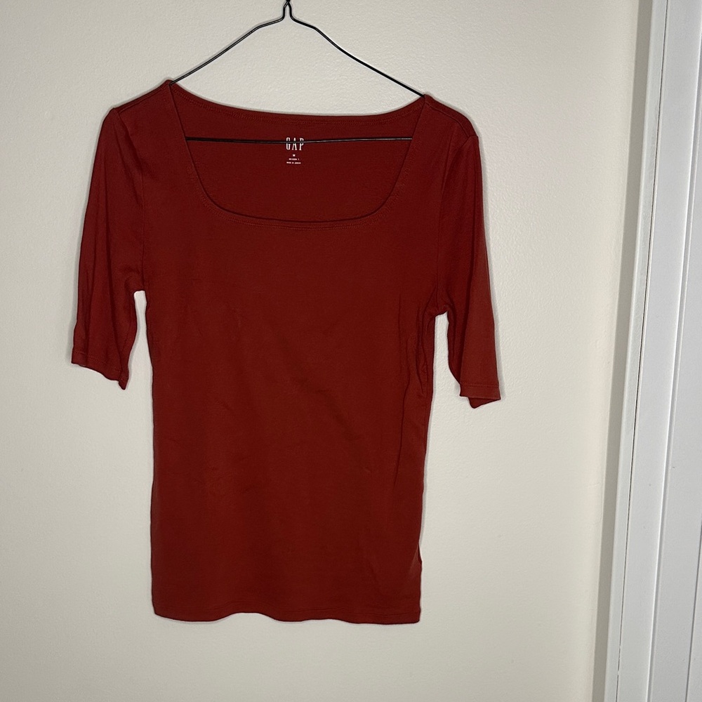 GAP Women's Short Sleeve Top in Deep Red